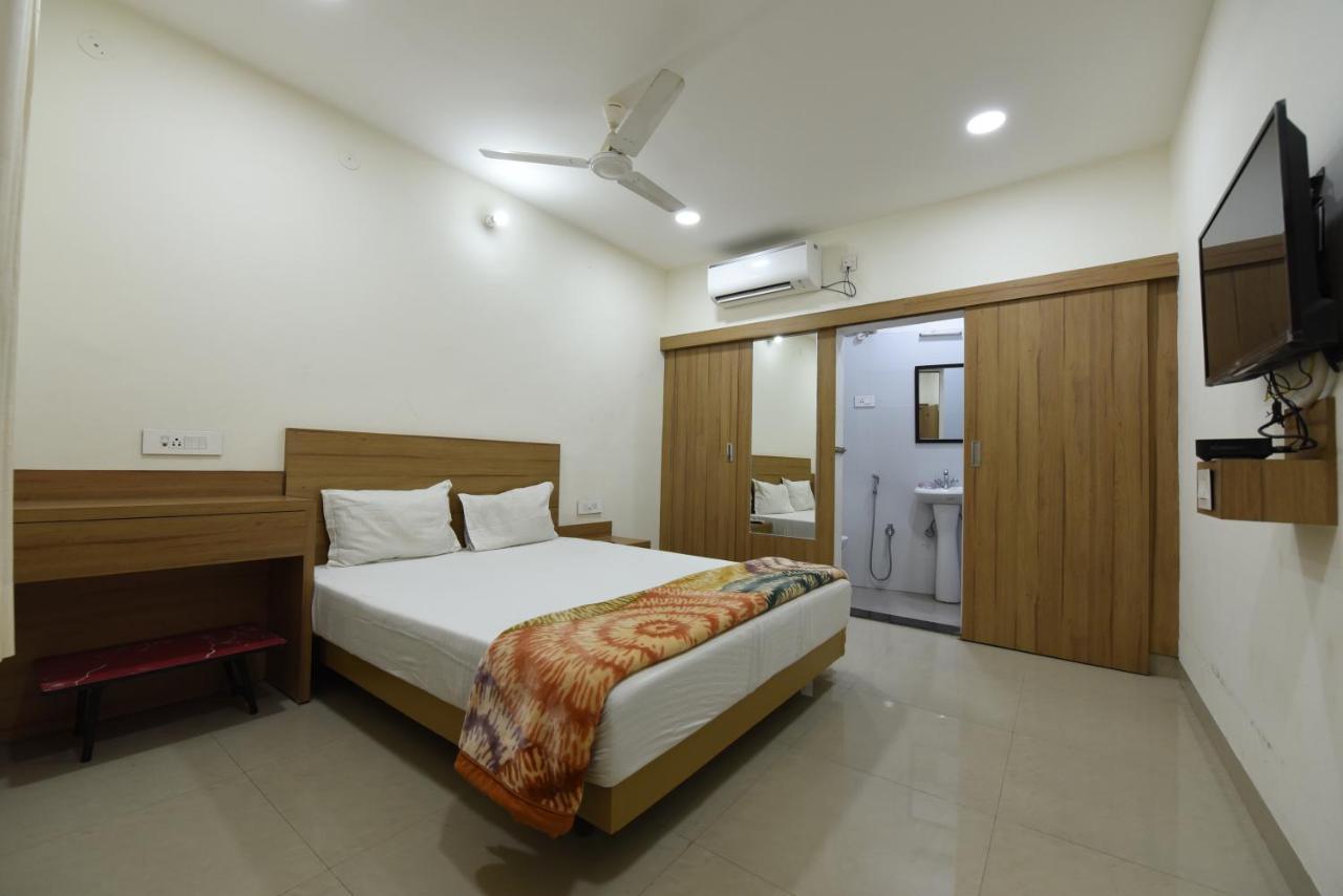 Hotel Mayur Gorakhpur Bagian luar foto